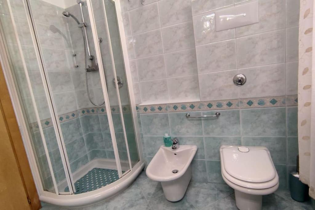 Elegante Alloggio Zona Storica レッコ エクステリア 写真