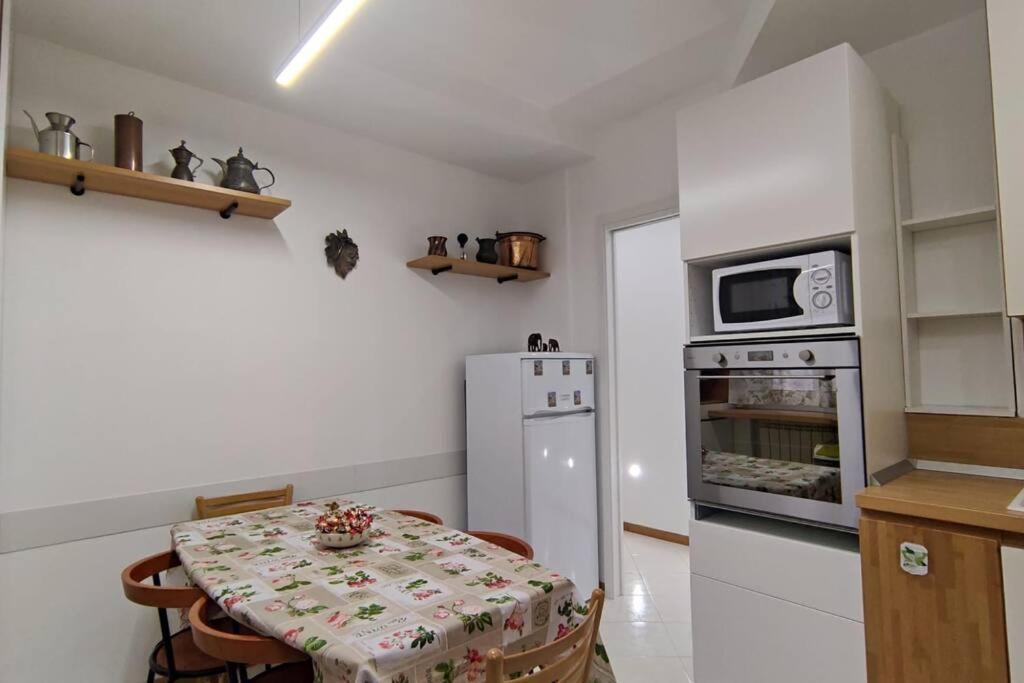 Elegante Alloggio Zona Storica レッコ エクステリア 写真
