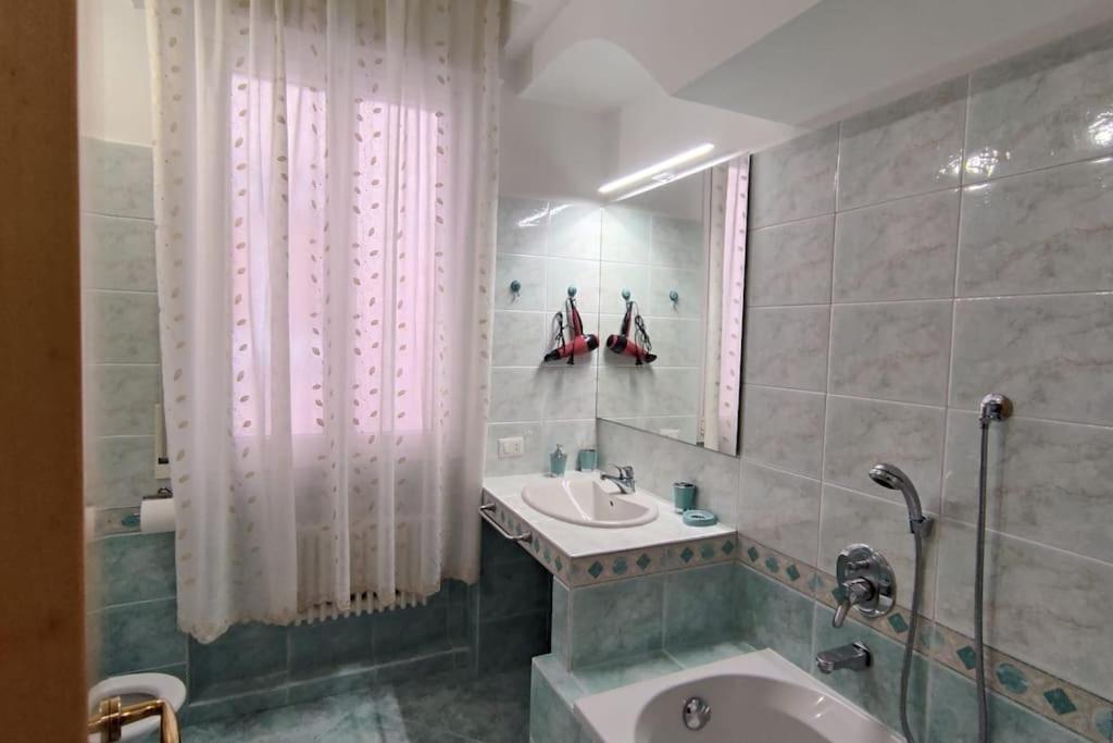 Elegante Alloggio Zona Storica レッコ エクステリア 写真